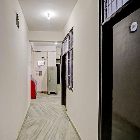 Spot On Raj Hotel Vip Near Worlds Of Wonder Kalkaji Devi Екстер'єр фото