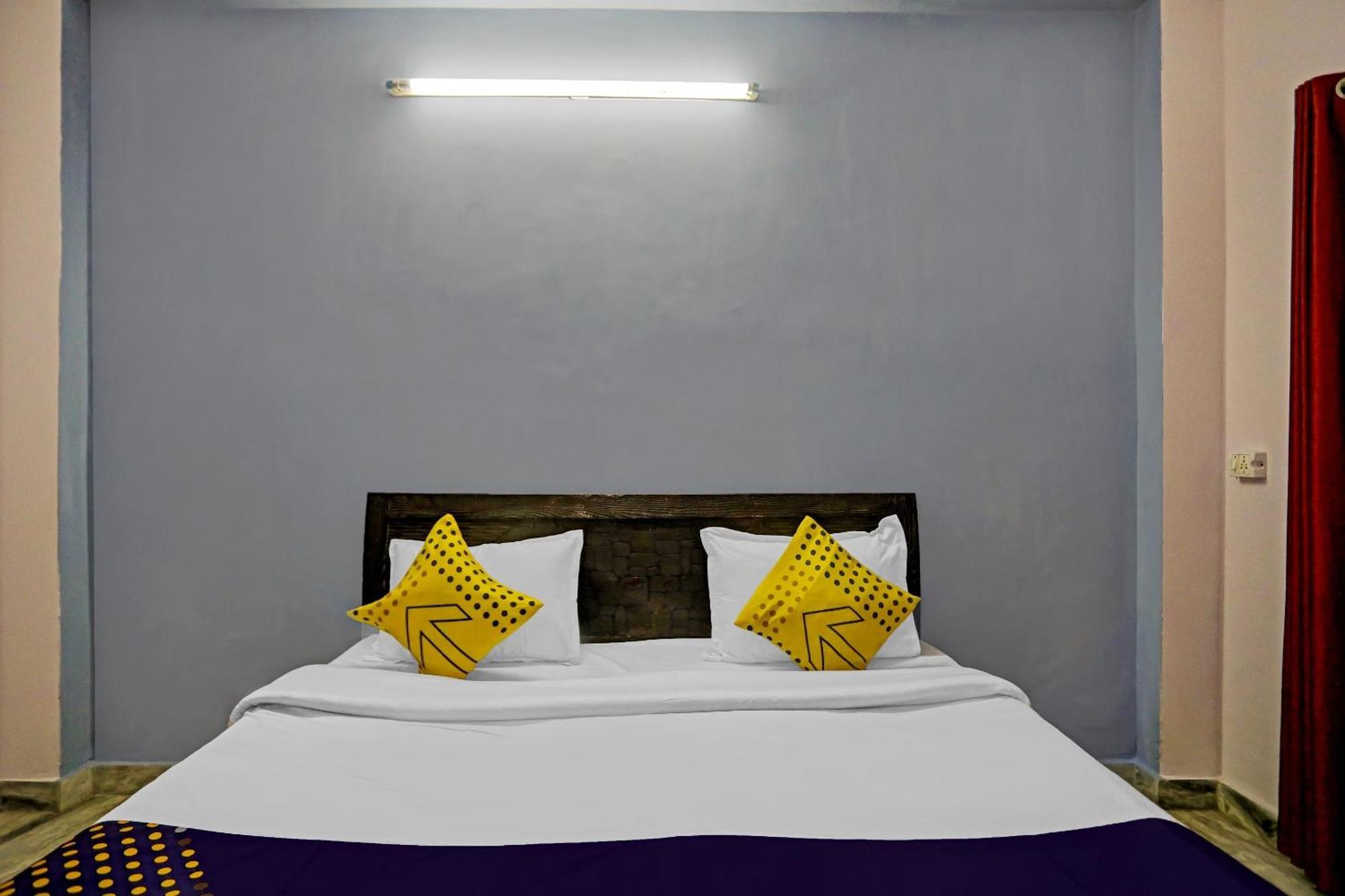 Spot On Raj Hotel Vip Near Worlds Of Wonder Kalkaji Devi Екстер'єр фото