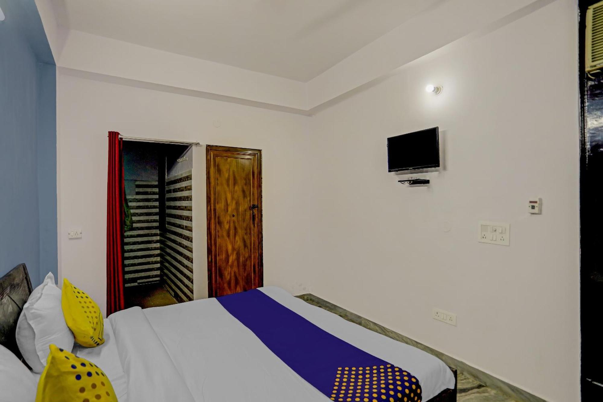 Spot On Raj Hotel Vip Near Worlds Of Wonder Kalkaji Devi Екстер'єр фото