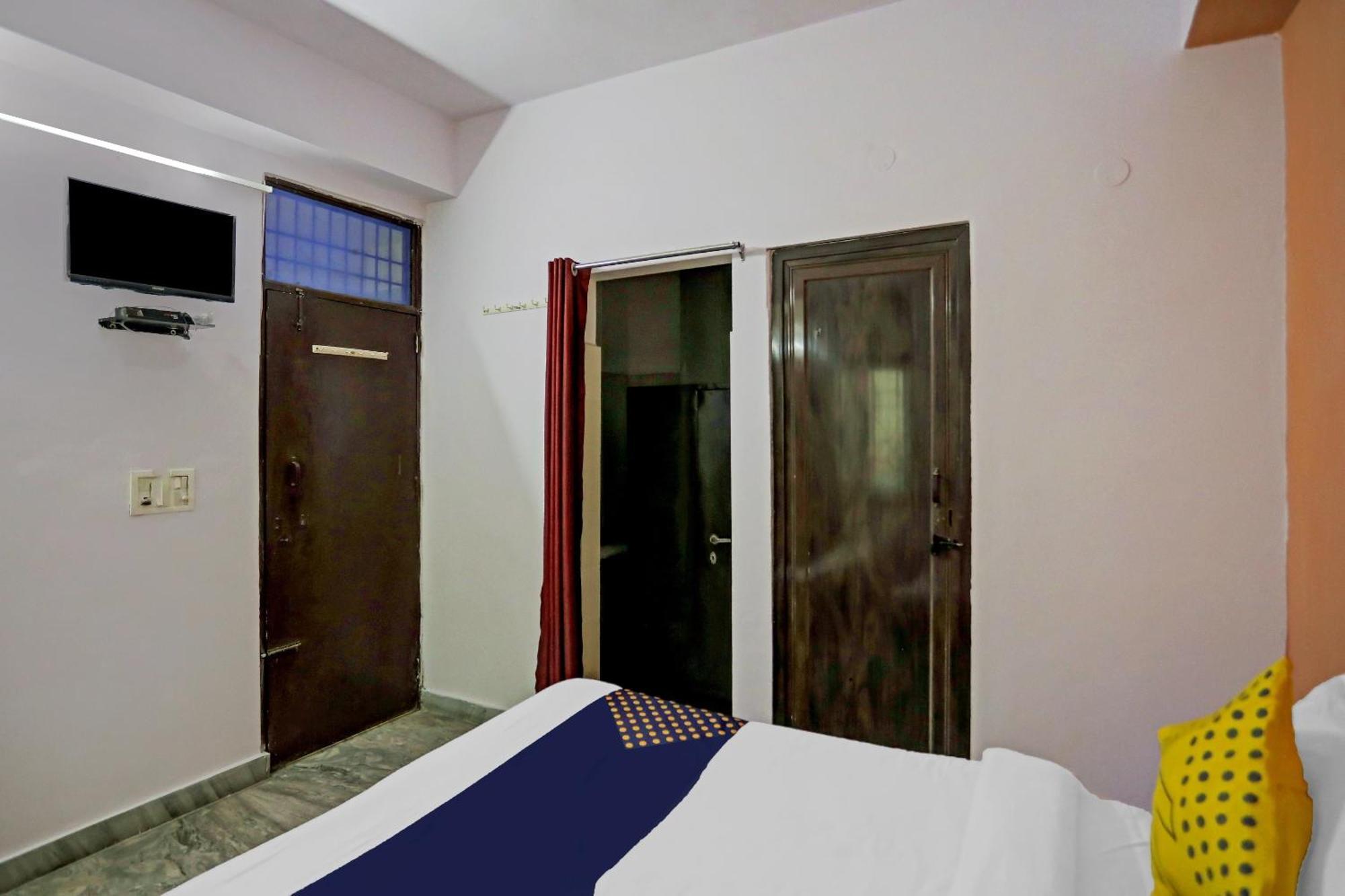 Spot On Raj Hotel Vip Near Worlds Of Wonder Kalkaji Devi Екстер'єр фото