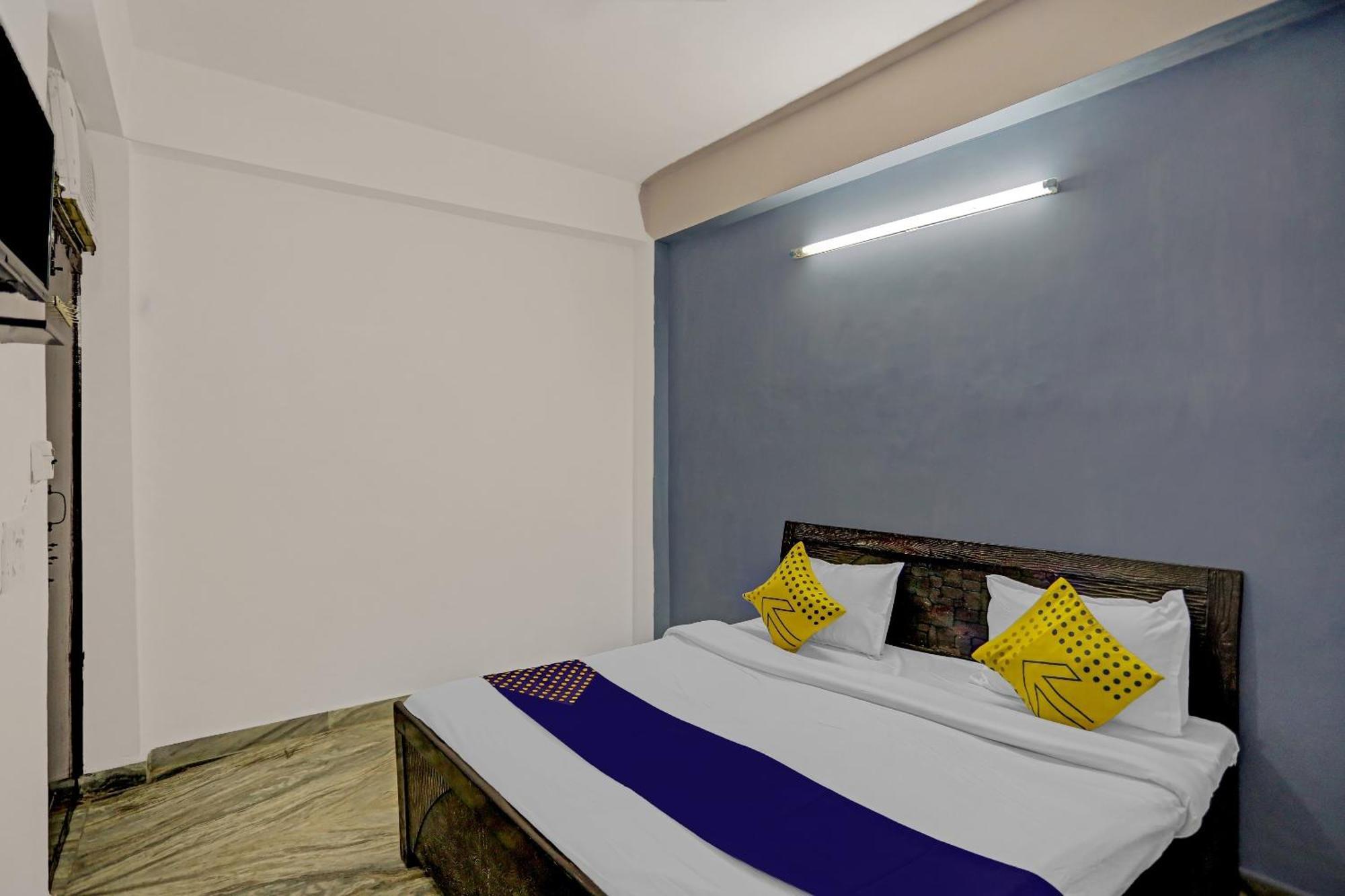 Spot On Raj Hotel Vip Near Worlds Of Wonder Kalkaji Devi Екстер'єр фото